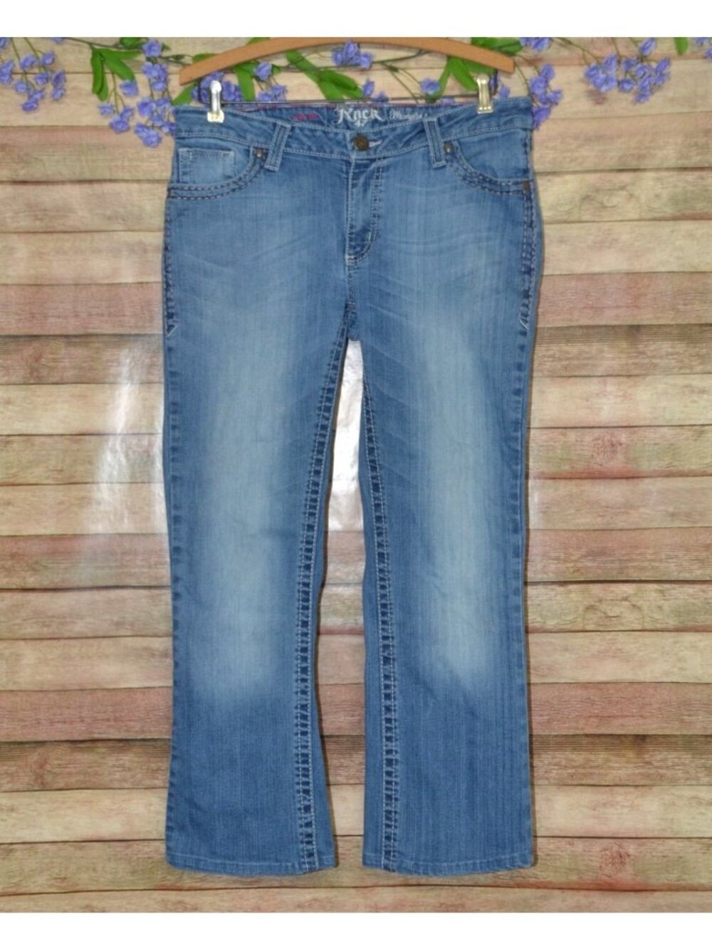 Wrangler Rock 47 Blue Jeans Low Rise Embroidered Western Size 34”x 27” Short